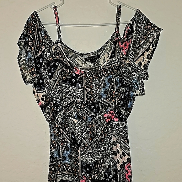 Beautiful Cold Shoulder Maxi Dress - Picture 4 of 13